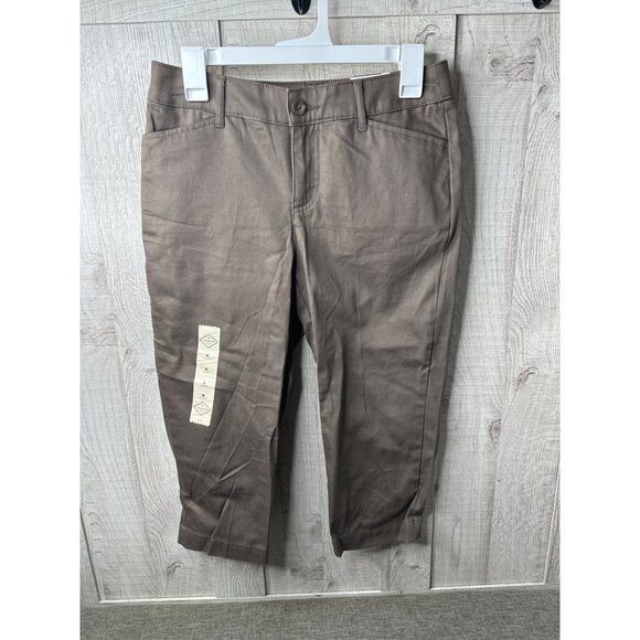 St. Johns Bay Womens Cafe Brown Capri Pants Size 4 Comfortable Easy Fit Pockets - Picture 1 of 7